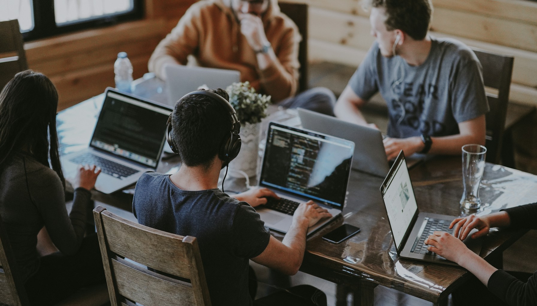 Voluntary Benefits and Employee Retention: How Mid-Size Employers Build Competitive Packages