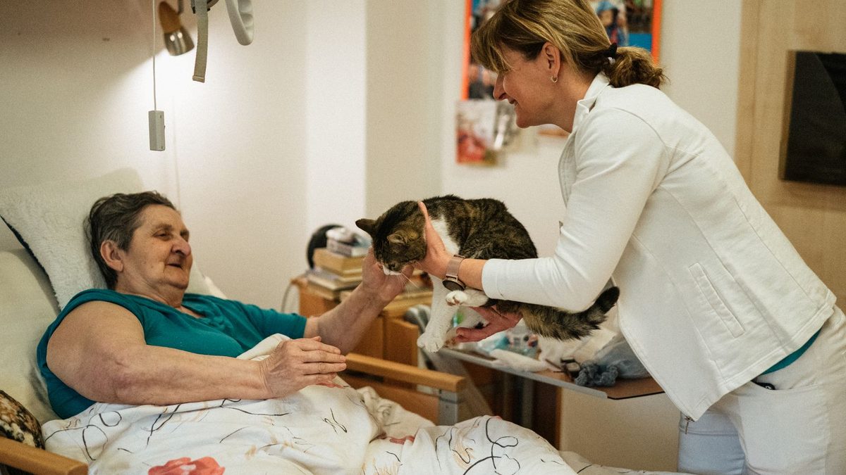 ACA Compliance for Employers with Variable-Hour Workers: What Senior Care and Service Businesses Need to Know