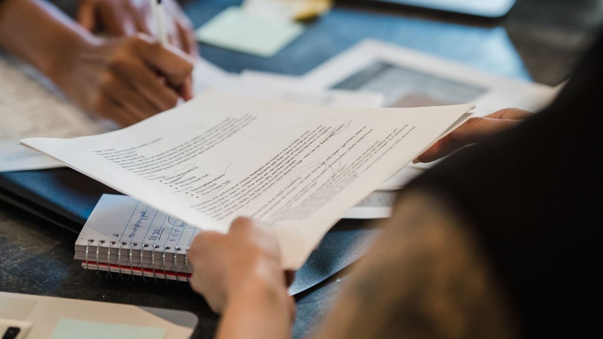 Guaranteed-Issue Group Health Plans: How Mid-Market Employers Get Stable Coverage Without Medical Underwriting
