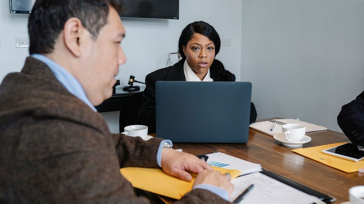 HMO vs. PPO Health Plans for Mid-Market Employers: Network Flexibility and True Cost Comparison