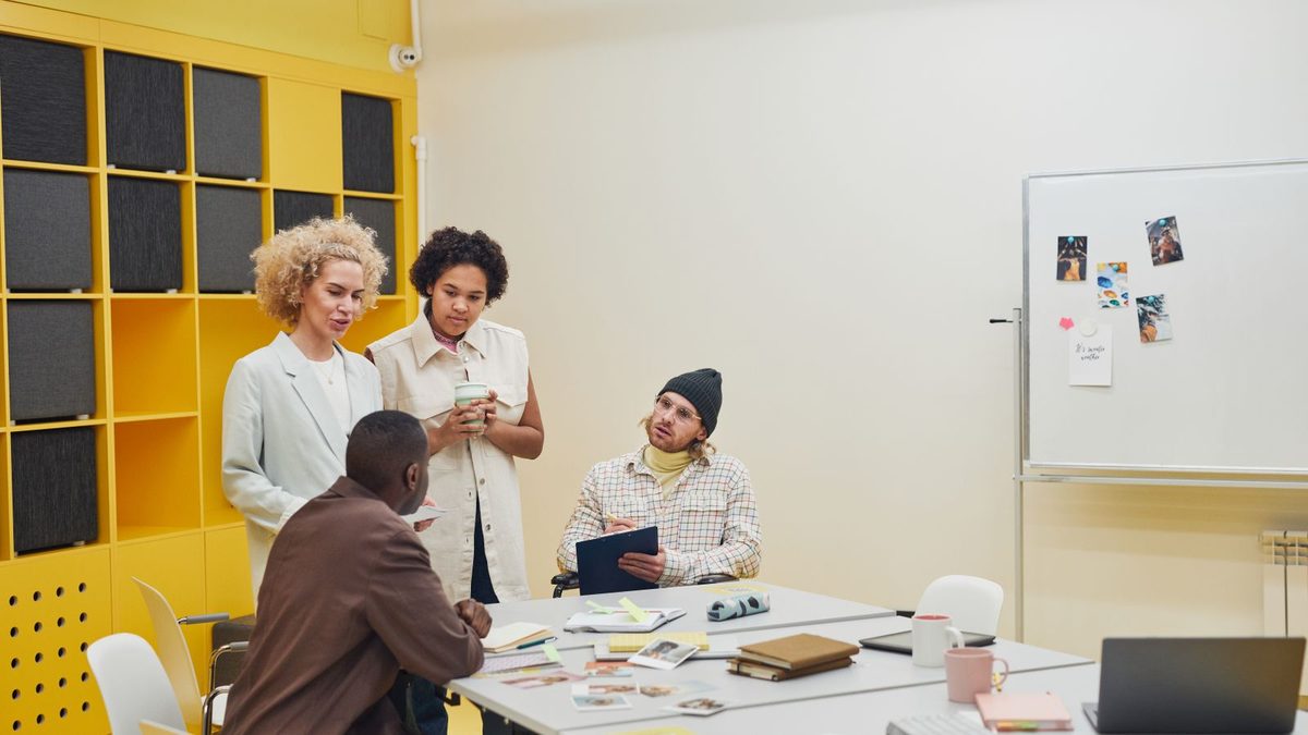 Mid-Year Health Plan Changes: When Employers Can Switch Coverage Outside Open Enrollment