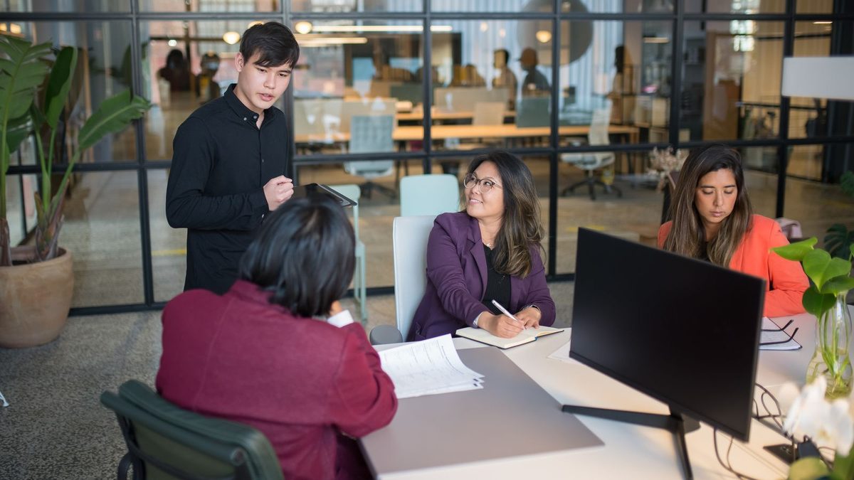 How Multi-Division Employers Manage Benefits When Headcount Grows Across Industries