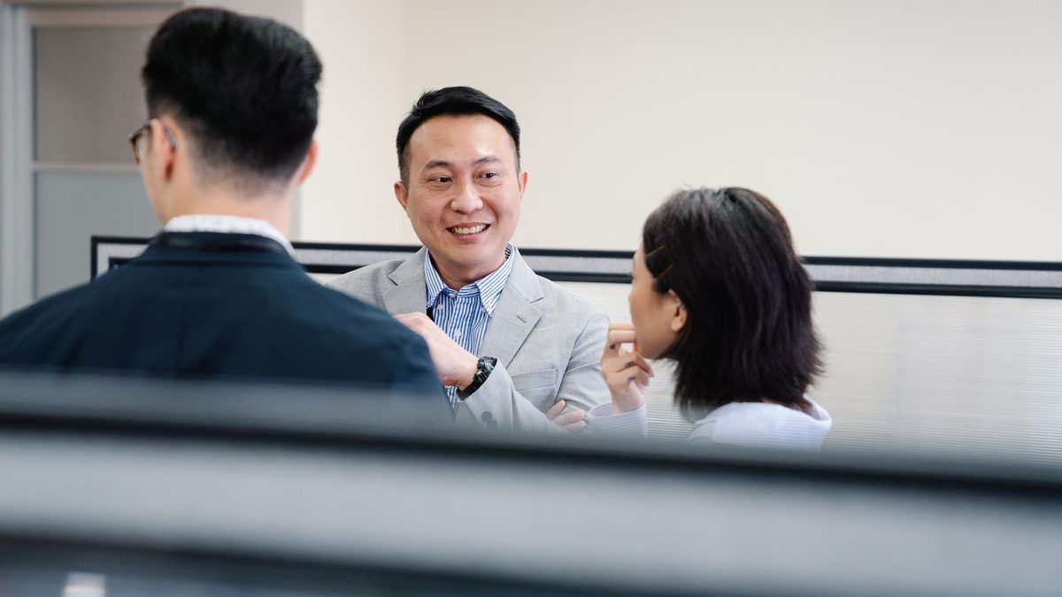 PEO Payroll Cost vs. Benefits Savings: How Mid-Market Employers Model the True Tradeoff