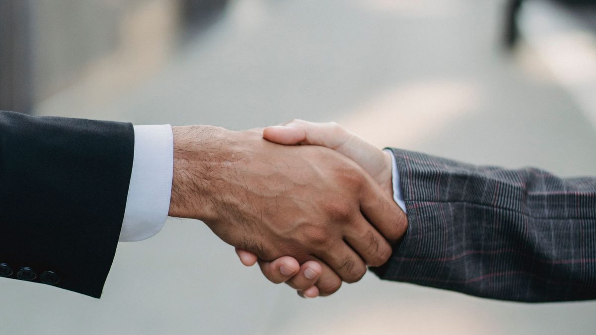 Proactive Employee Benefits Planning: Breaking the Annual Renewal Cycle for Mid-Market Employers